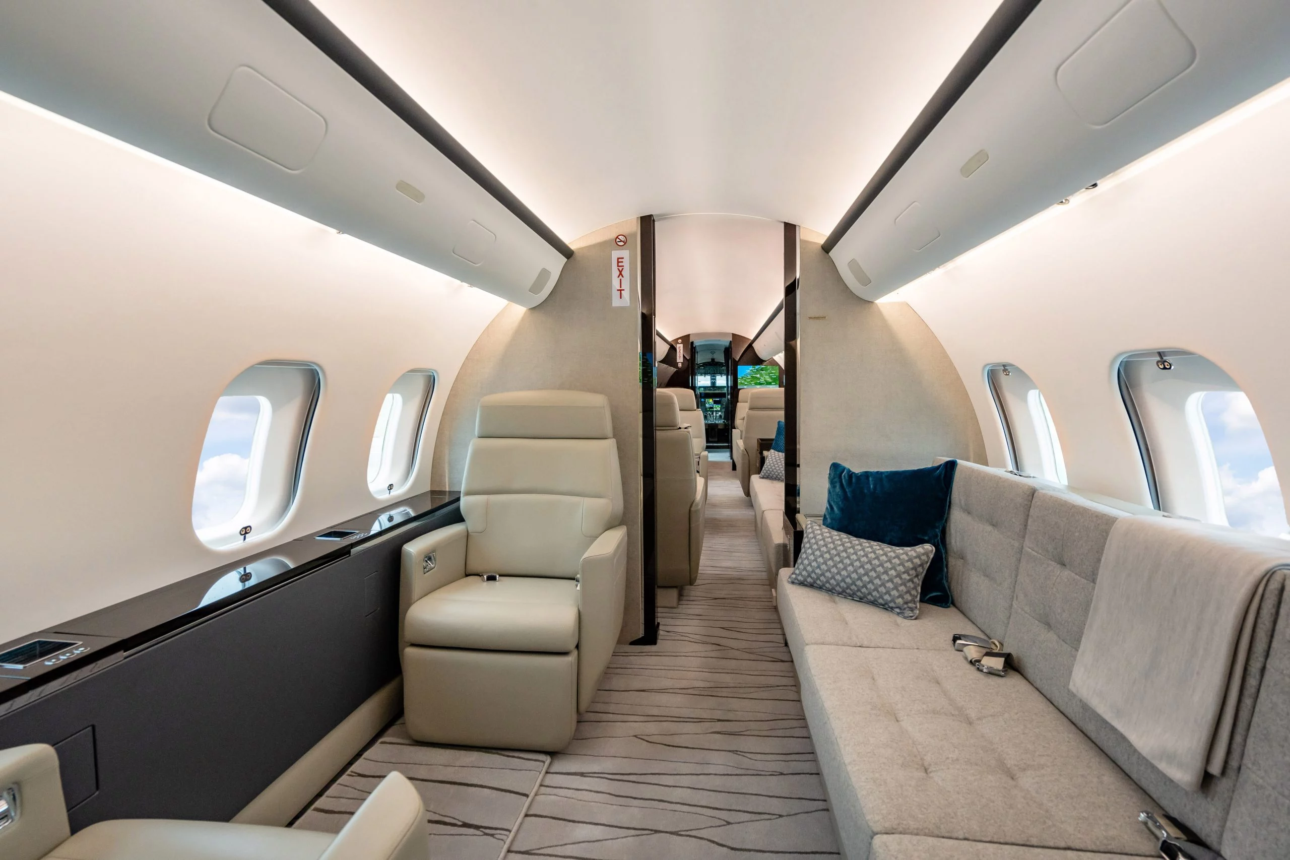 Bombardier Global 5000 Interior