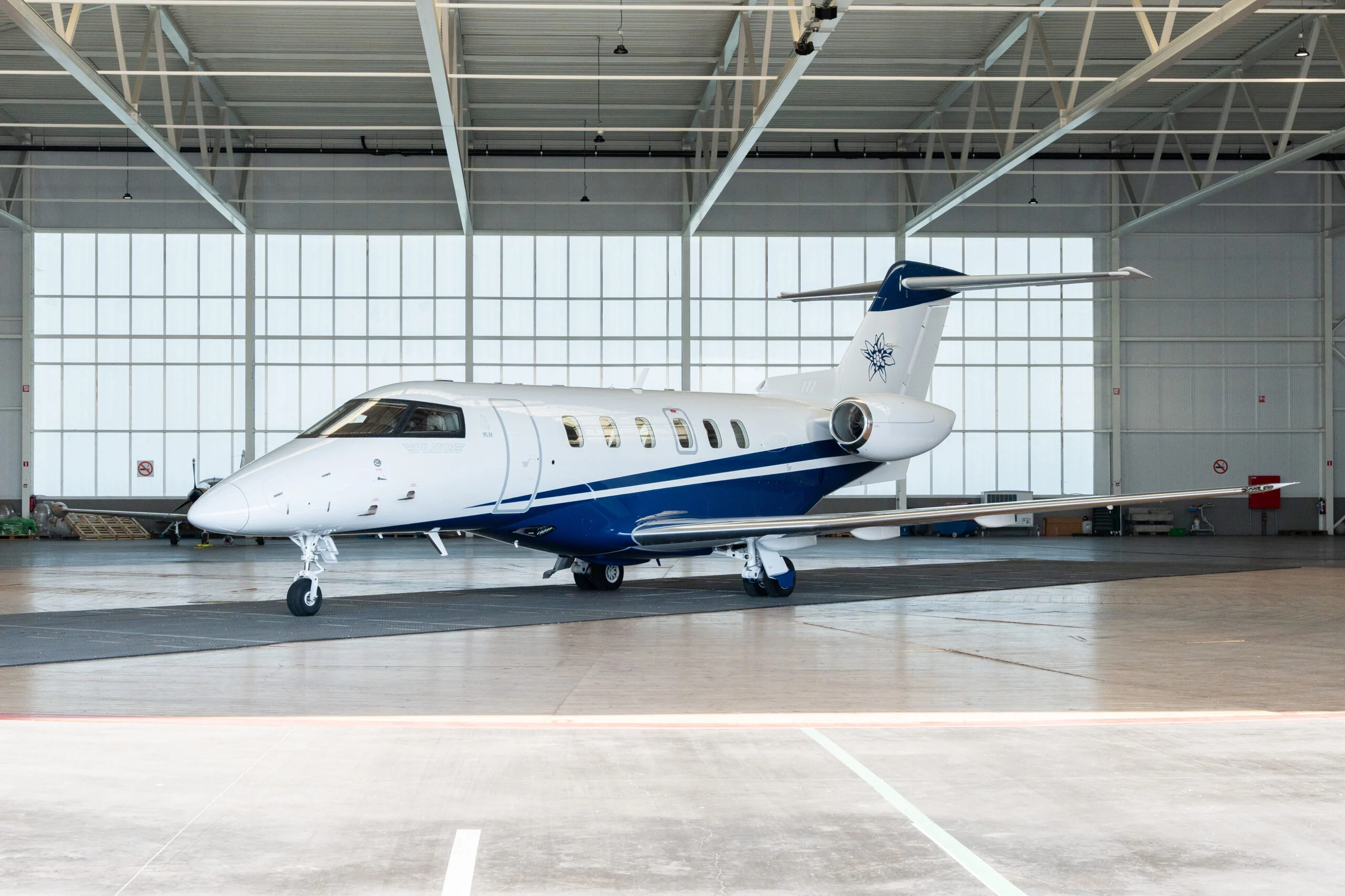 Flyinggroup Pilatus PC24