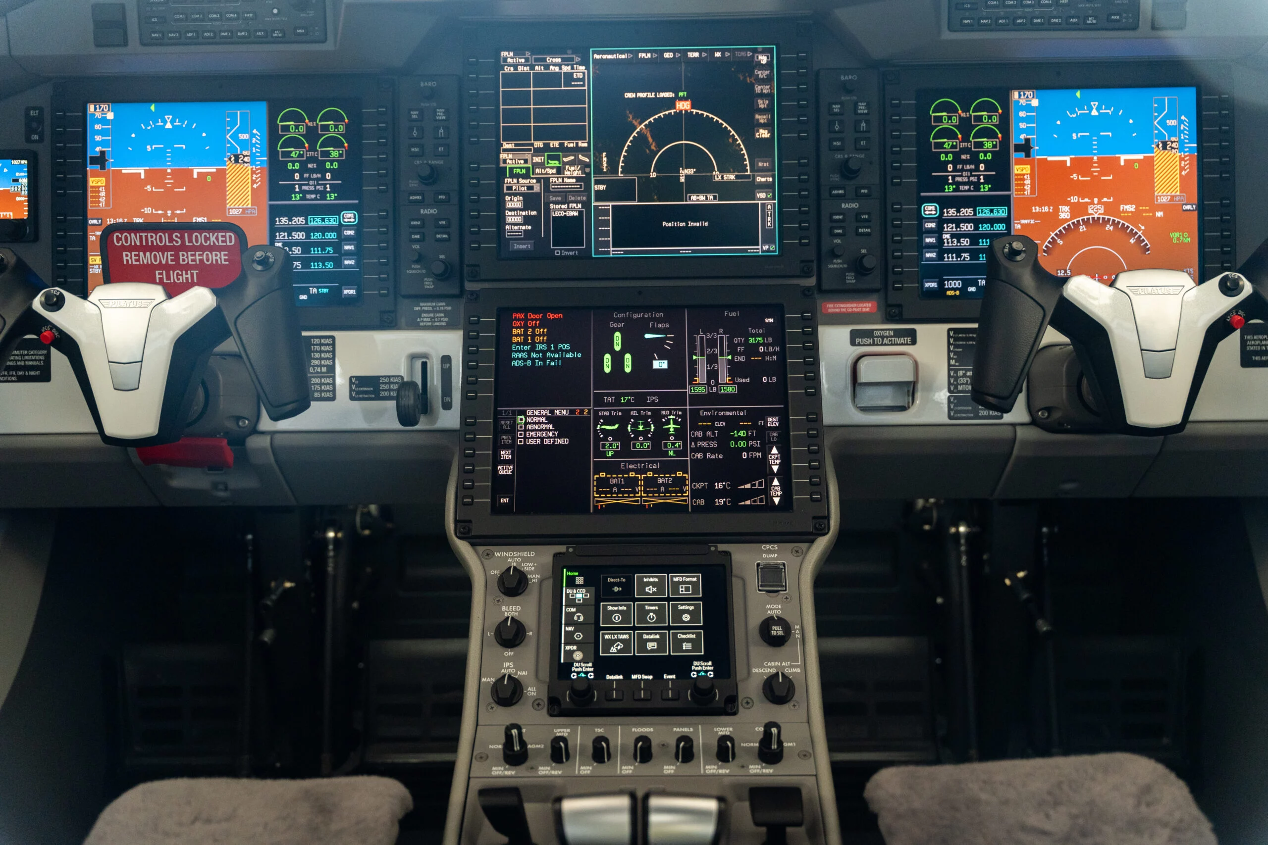 Flyinggroup Pilatus PC24 cockpit