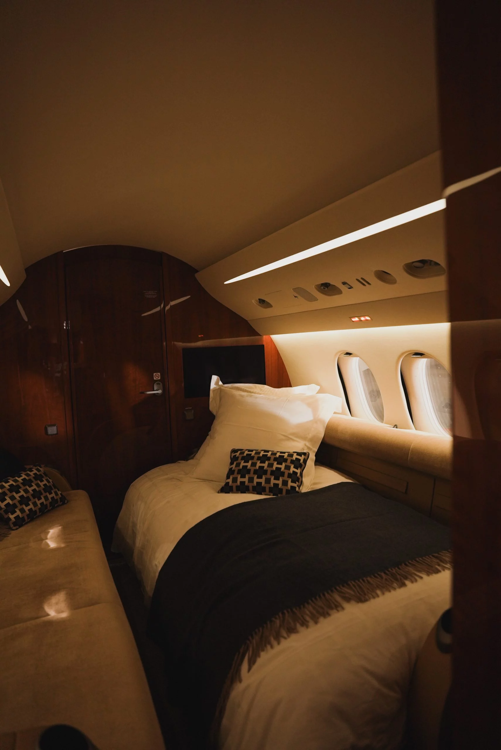 Dassault Falcon 7X Bed