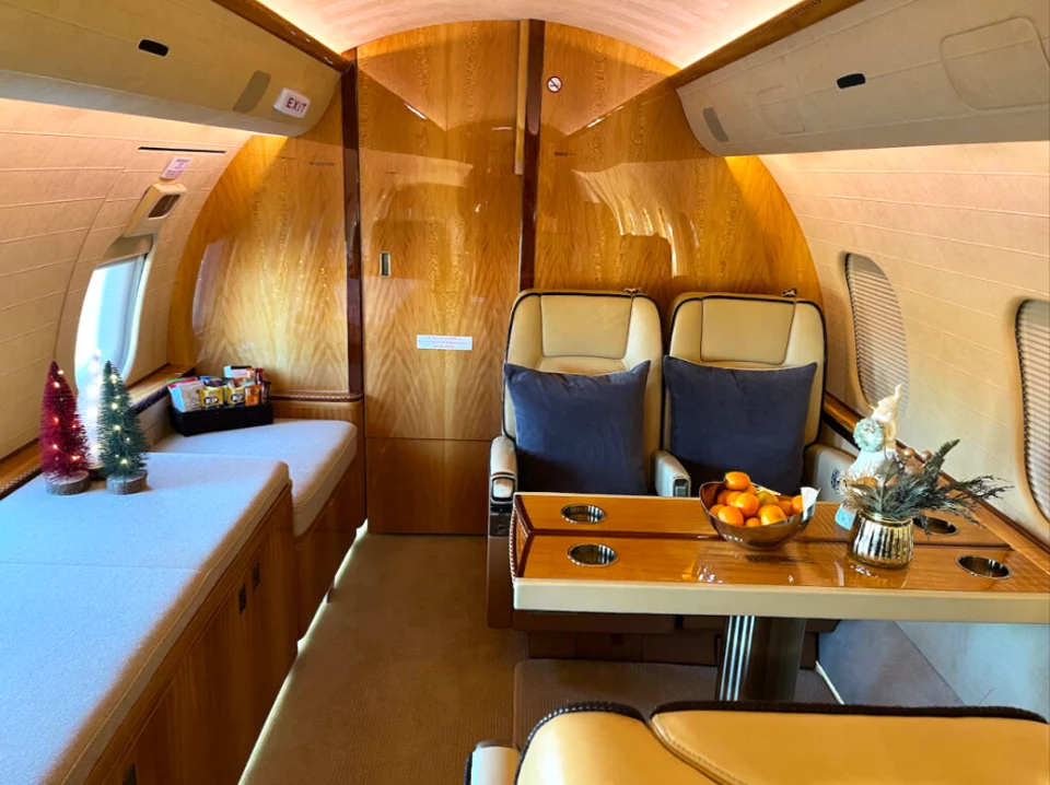 Flyinggroup/hyperion Bombardier global 5000