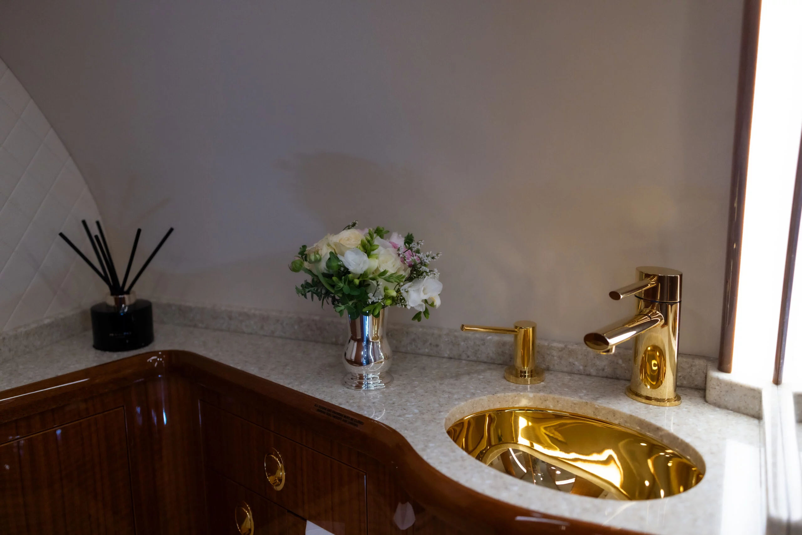 9H-VEGA Bathroom